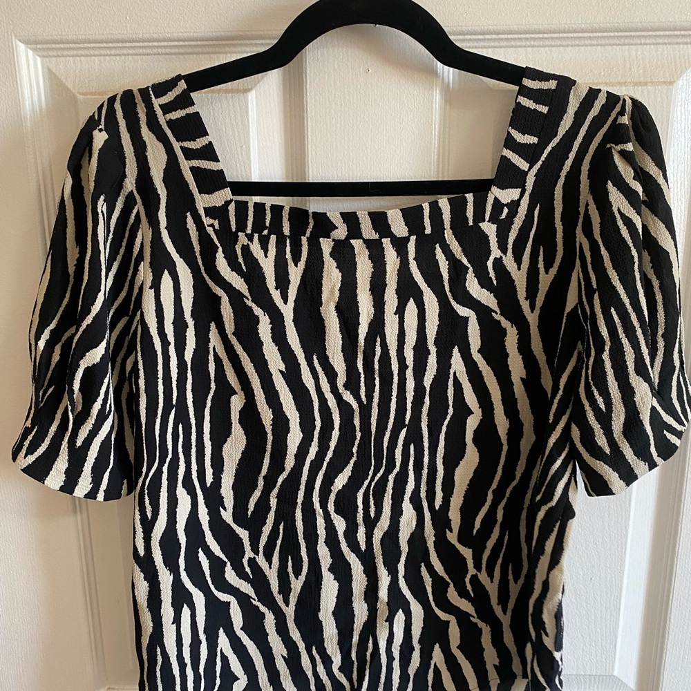 Zebra square neck Timing blouse - Picture 2 of 2